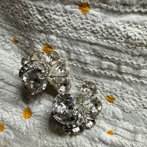 Vintage signed Eisenberg clear rhinestone with crystal clips earrings - Picture 8 of 8
